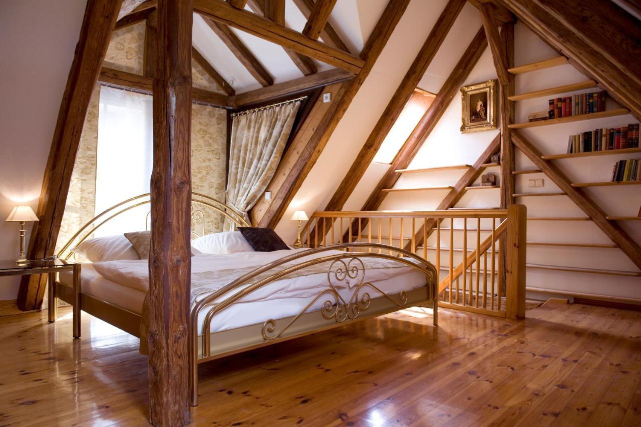 Goldgemaeuer Appartements Ochsenfurt Room photo