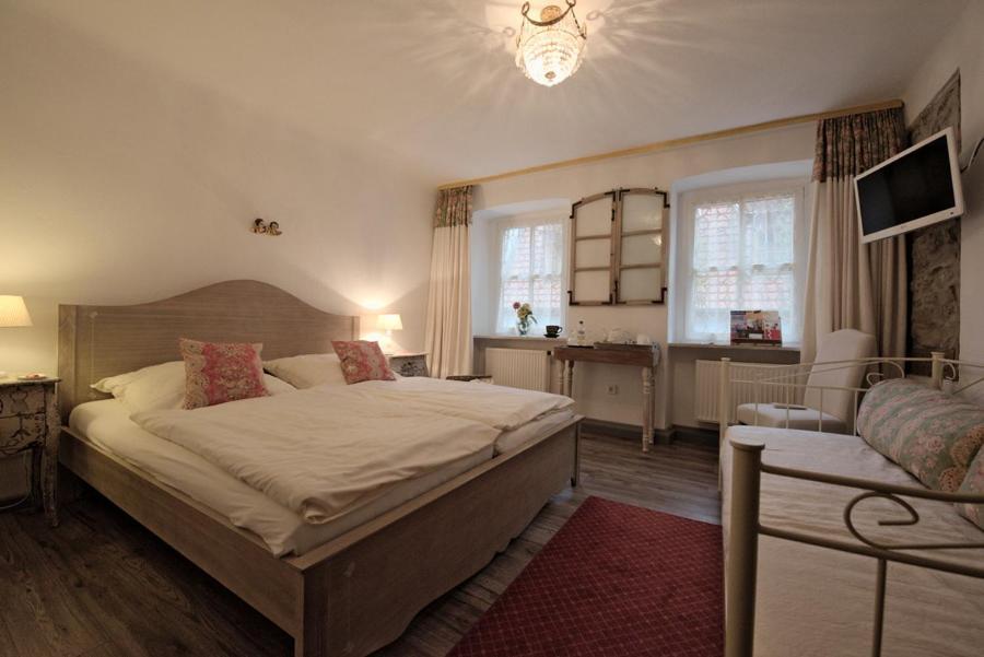 Goldgemaeuer Appartements Ochsenfurt Exterior photo